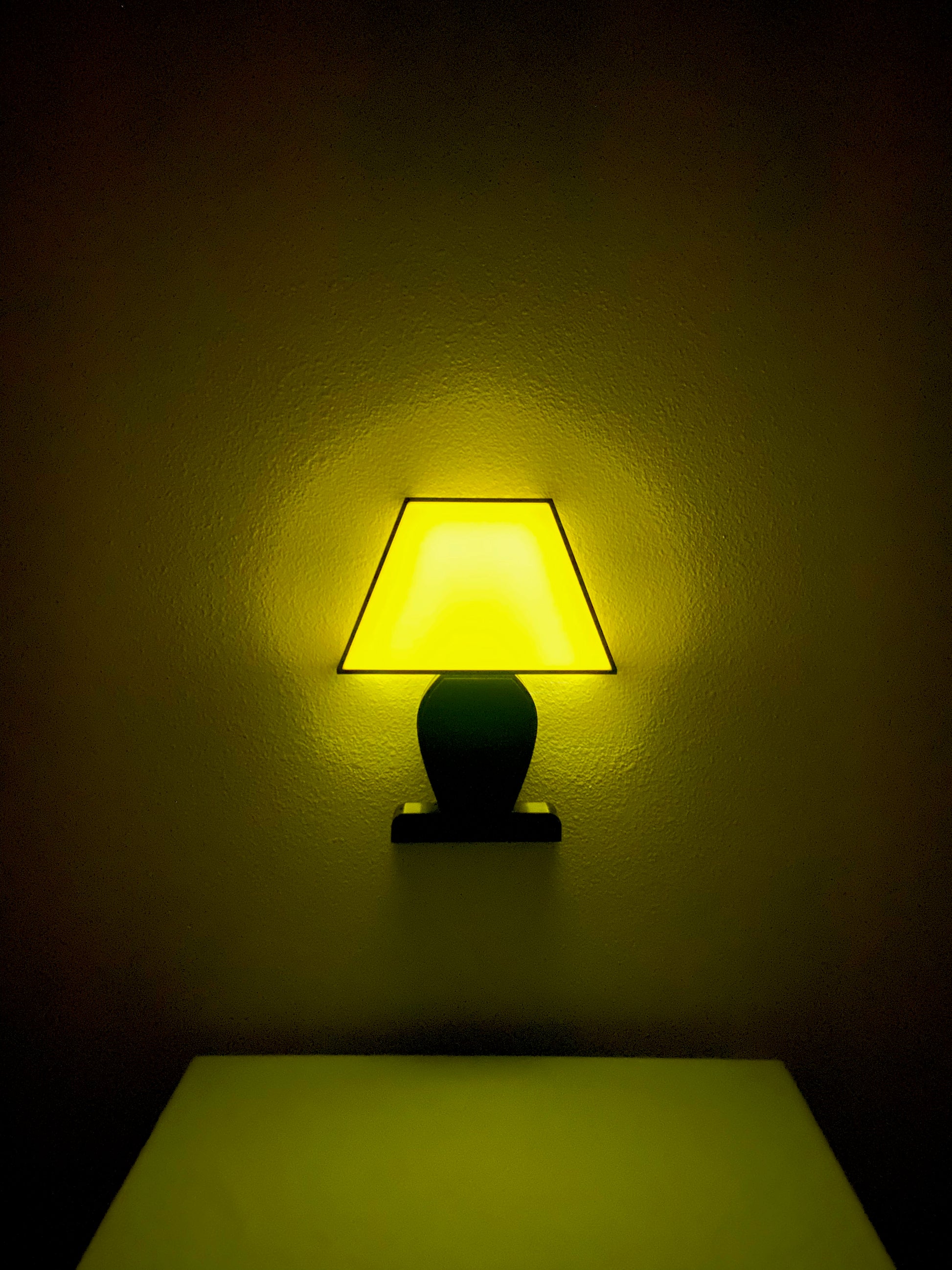 Iconic 2D Wall Lamp, Yellow/Blue, On